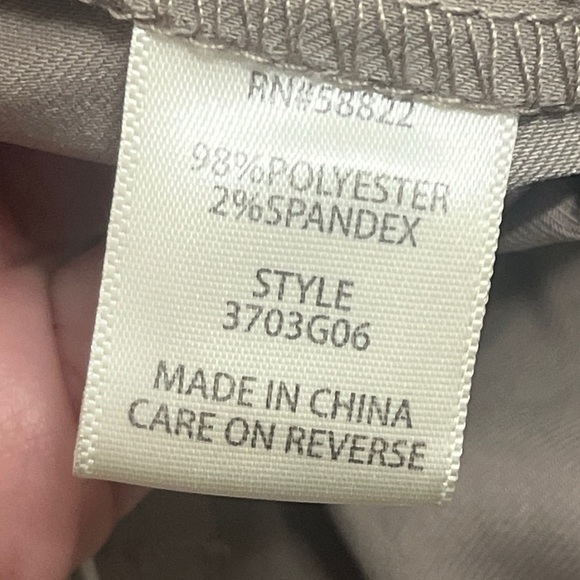 Max Studio Women's Soft Twill Cargo Jogger Pant Beige Tan Size Large NWT - Picture 9 of 11